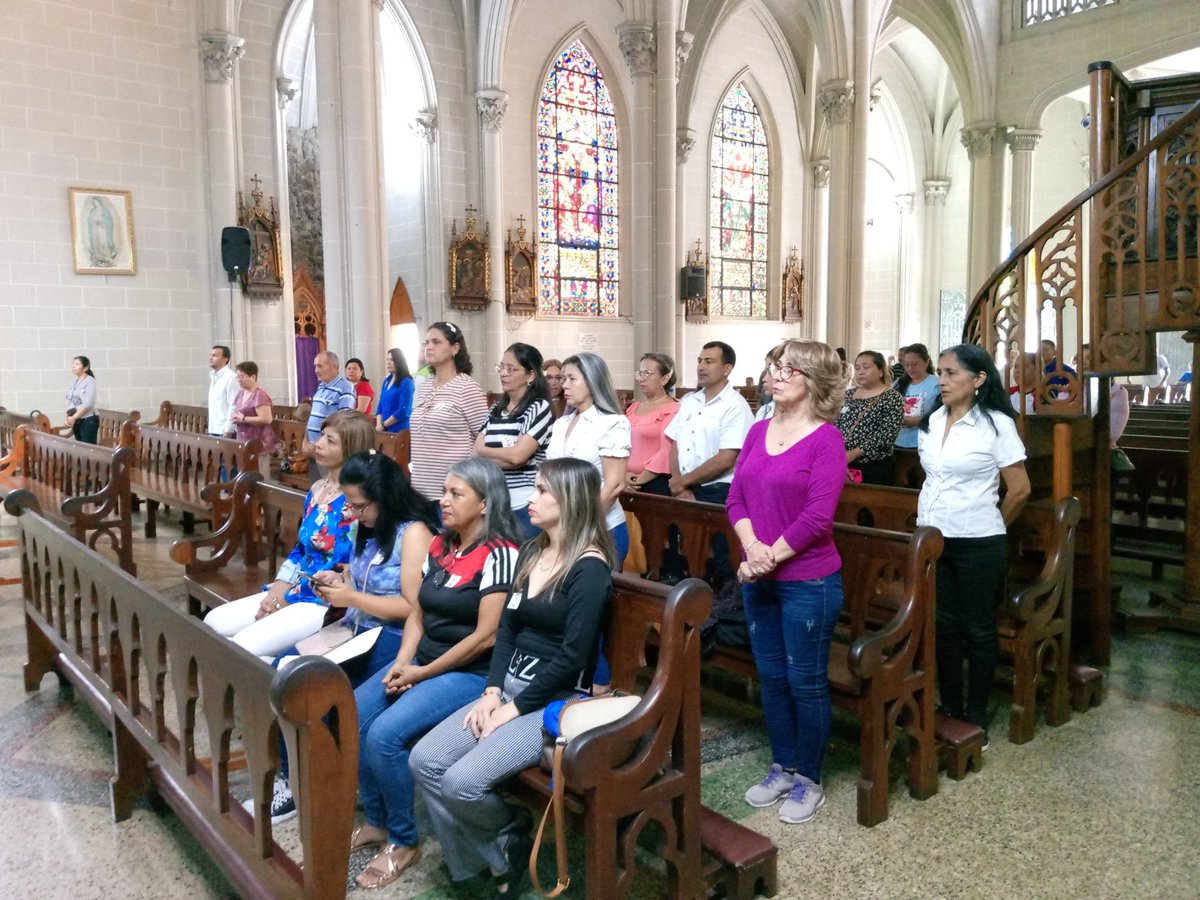 FundabitTrujil1's tweet photo. #EnFotos || Desde la Iglesia San Juan Bautista del Municipio Valera, se realizo misa en acción de gracias por el 23° aniversario de @Fundabit_ https://t.co/q8YGnTzoRm