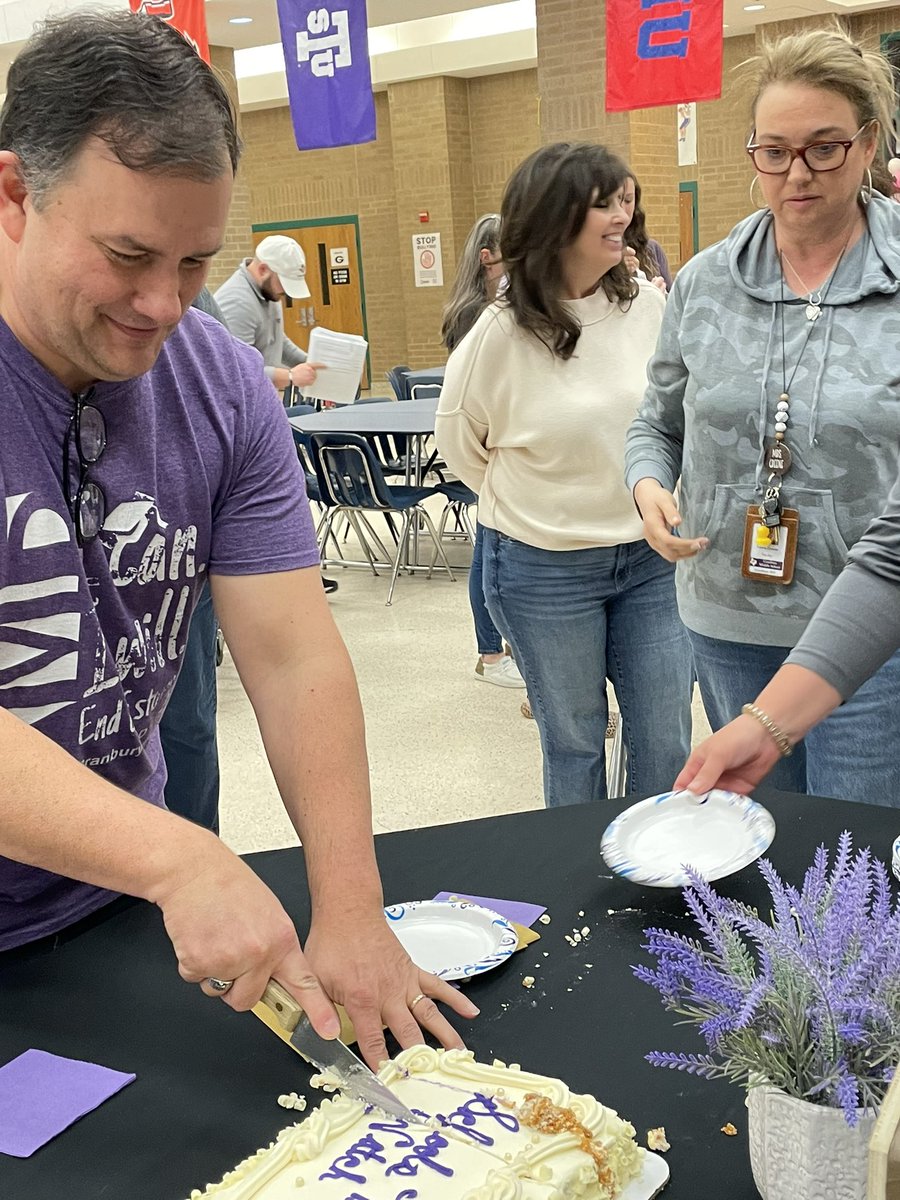 Paula Adams tweet media