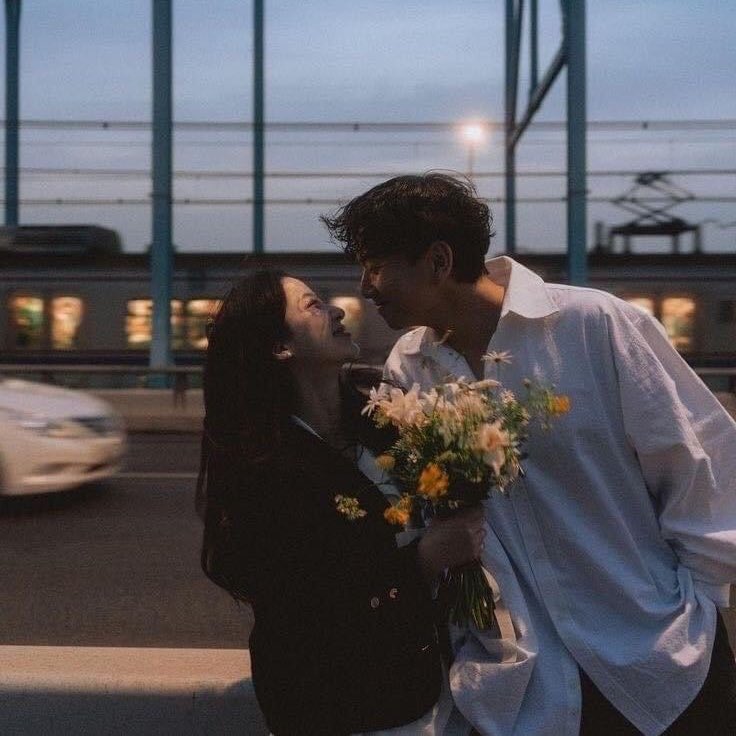 " අපි බැඳෙන හිත් වලට අපිව නොදැනෙන ,
   අපිට බැඳෙන හිත් වලට අපි නොබැඳෙන.
   අපූරුයී, මේ ප්‍රේමය නම් හැගීම! "🤍🌻