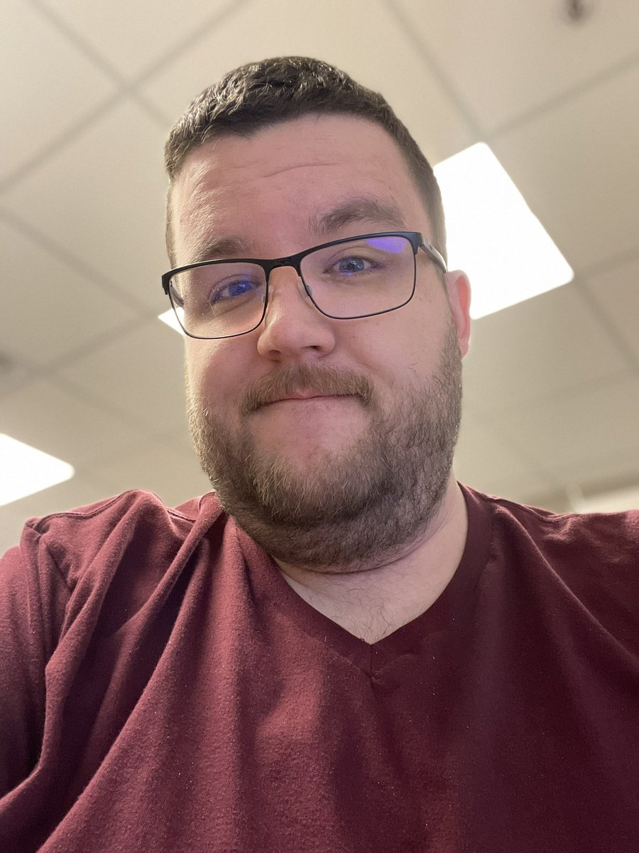 I may be at work, but in my mind I am naked making out with cute chubby boys with big bellies and butts. Any volunteers?