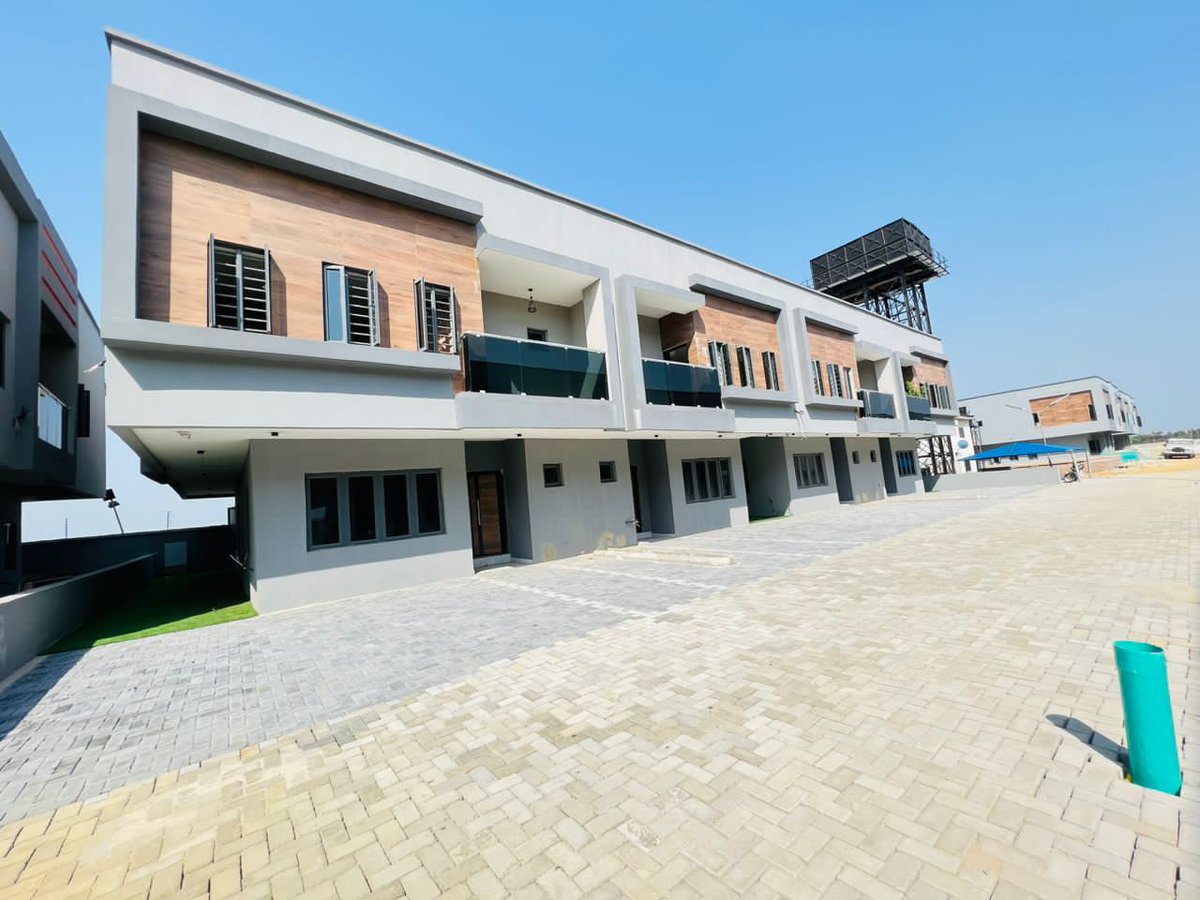 emeka_cmb's tweet photo. 2 bedroom terrace+BQ Location: meridian boulevard estate, okun ajah abraham adesanya Lekki scheme 2 Title: C of O.Price:70m #ASUU #Dangote #veekeejames #1USD #Dollaris1600 #North #ilorin #pastoradeboye #muslimmuslim #superman #putin #shalewa #pump #Newshowmax #wike #Guardiola https://t.co/ghlXZNuZd2