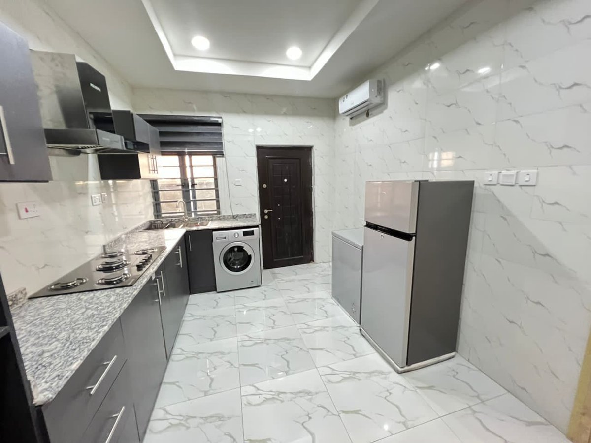 emeka_cmb's tweet photo. 2 bedroom terrace+BQ Location: meridian boulevard estate, okun ajah abraham adesanya Lekki scheme 2 Title: C of O.Price:70m #ASUU #Dangote #veekeejames #1USD #Dollaris1600 #North #ilorin #pastoradeboye #muslimmuslim #superman #putin #shalewa #pump #Newshowmax #wike #Guardiola https://t.co/ghlXZNuZd2