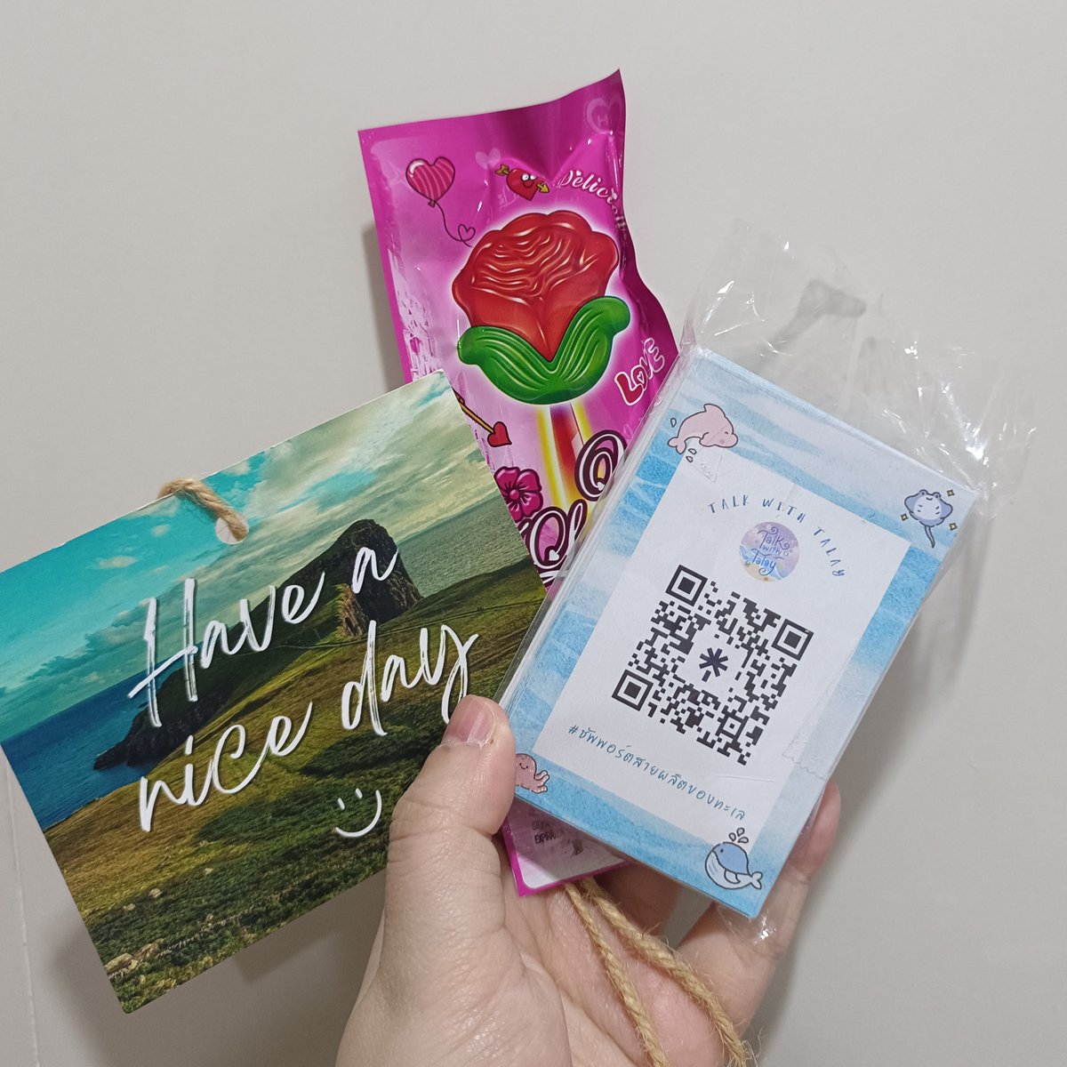 พรุ่งนี้เตรียมรับดอกไม้หวานๆจาก #ซัพพอร์ตสายผลิตของทะเล ได้เลยนะคะ จะแวะไปแจกขนมทุกบูธในงาน #IF9 และ #SeriousPicnic เลย เจอกันนะคะ