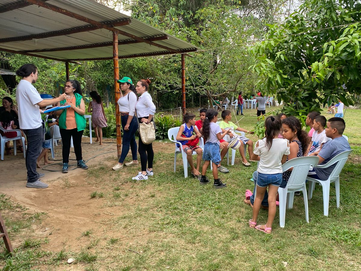 ICBFColombia's tweet photo. #ICBFenLasRegiones | A través de la estrategia: Iniciativas y experiencias comunitarias, promovemos entornos protectores y de cuidado para las niñas, niños y adolescentes de #Arauca, estimulando sus intereses y conocimientos desde la soberanía alimentaria, el arte y otros campos. https://t.co/APNa2gwiF4