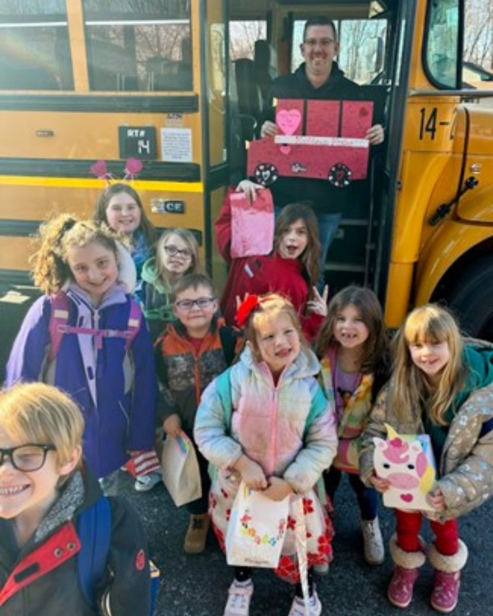 WSDNews's tweet image. Students at Knudsen Elementary recently hosted a pizza lunch to honor their bus drivers and presented each of them with homemade Valentine&apos;s Day cards that were signed by students and staff. What a wonderful surprise for these drivers. Great job Knudsen Foxes! 
#BusDrivers