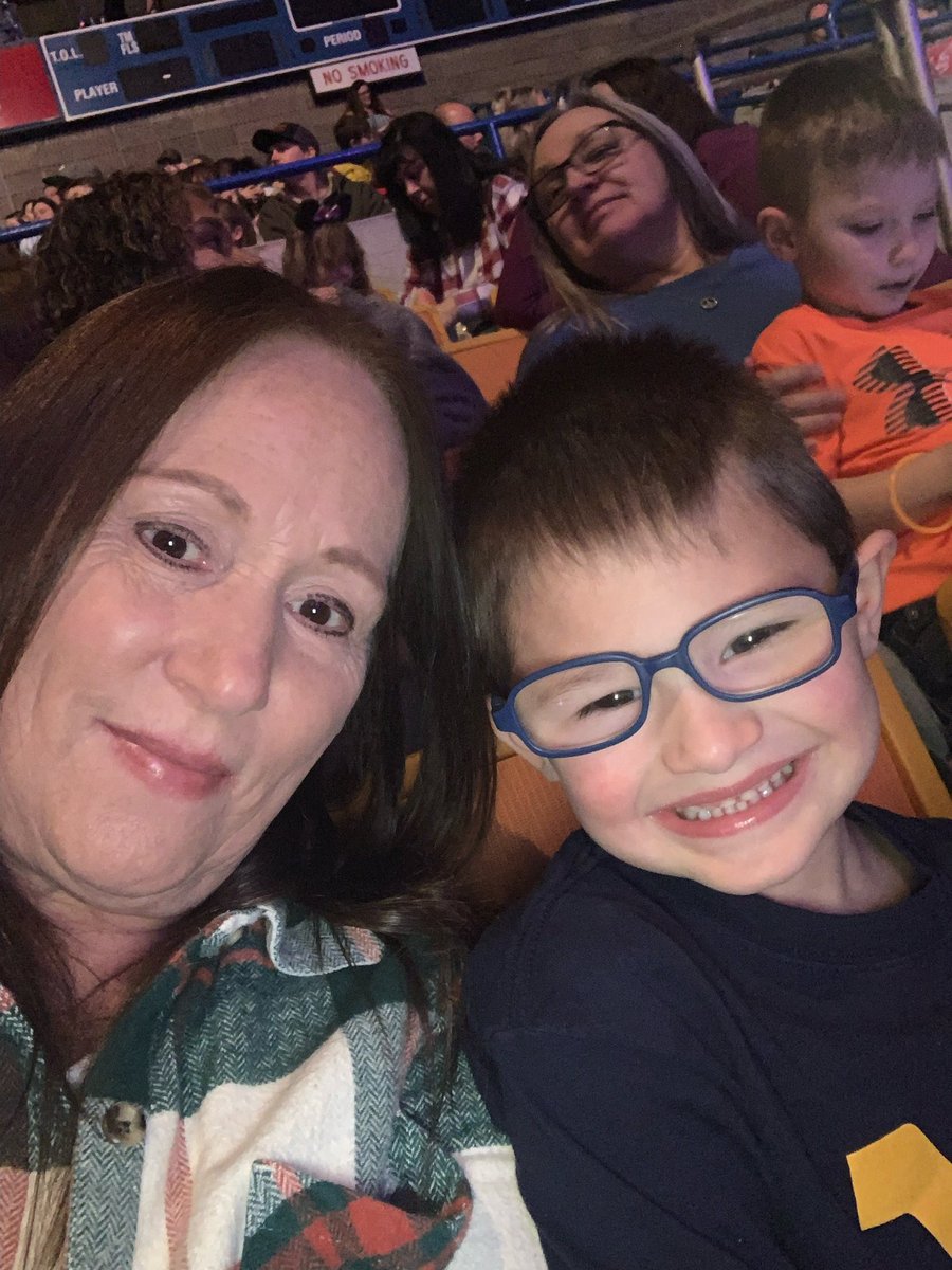 sidneyyhacker's tweet photo. #disneyonice https://t.co/R2Hq5A2Cvw