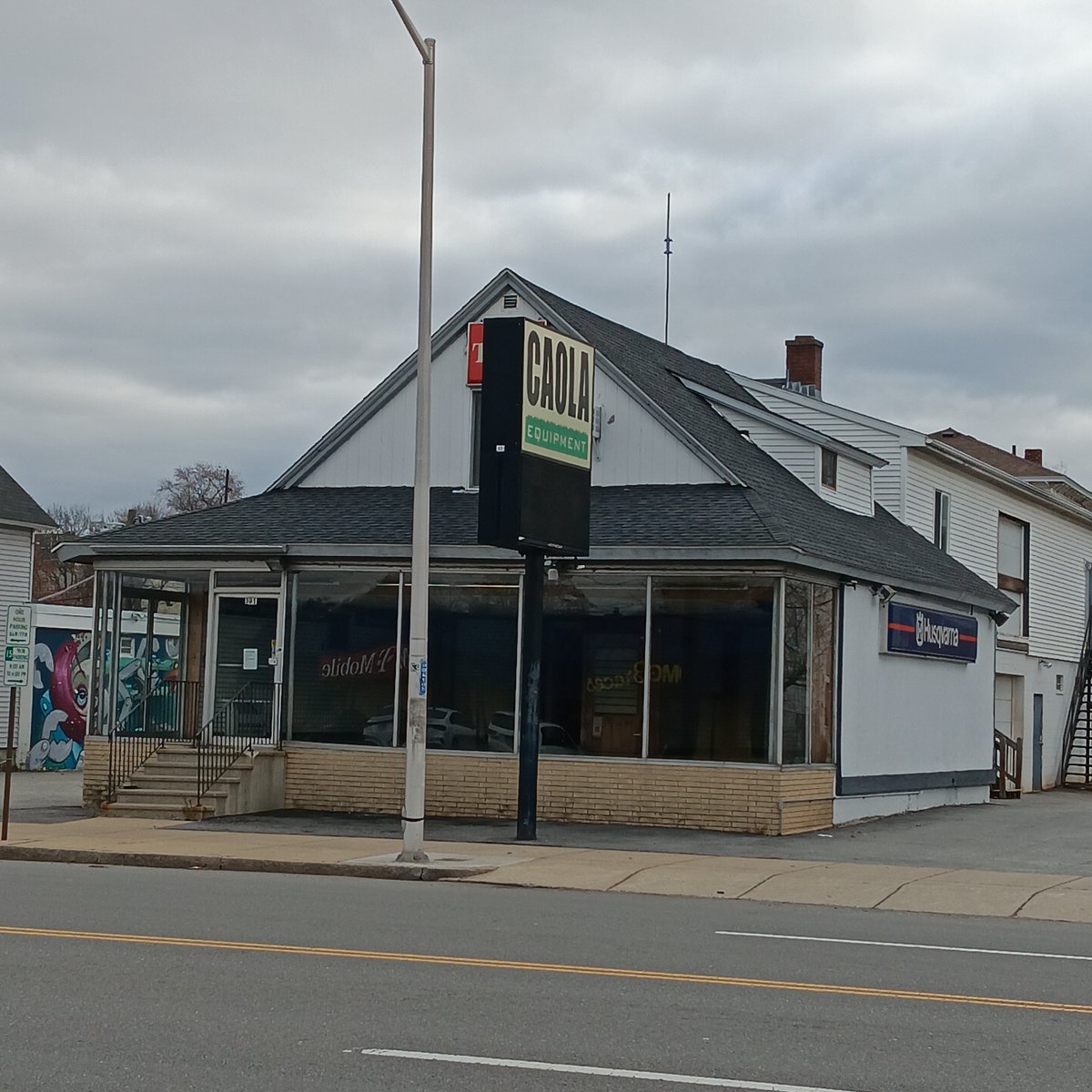 Worcester MA Commercial space for lease. dental, retail, distribution, 8,000 sq. ft. Retail, restaurant, fitness, medical, financial, office