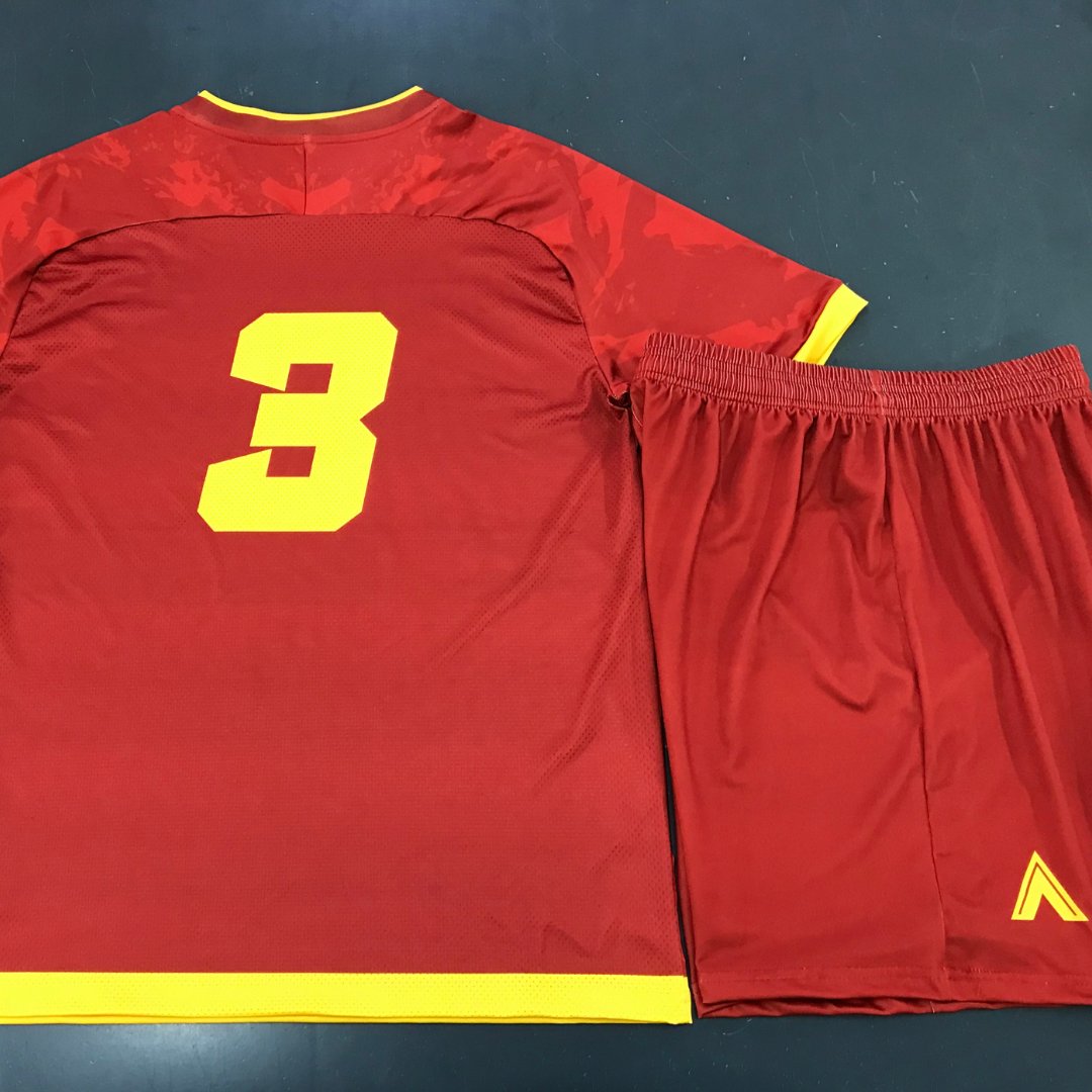 TriangleSports_'s tweet photo. @hamiltonpwc This weekend they will touch the pitch in style! 

🏠👕🩳 https://t.co/QlHT7r6xAS
