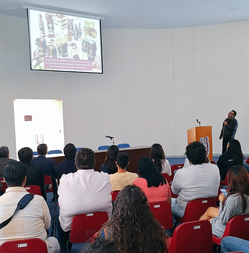 SIIS_IPN's tweet photo. #ComunidadPolitécncia
🌟 Inspiración y Emprendimiento 🌟
Hoy, los titulares de la @DIETipn y la @DSETT_IPN, en representación de nuestra Titular, están presentes en el #ImpactStartupCompetition. 🚀🎙️
Prepárense para inspiradoras ponencias y conocer a los ganadores del #ISC. 💪🇲🇽 https://t.co/pGEH6xVzAC