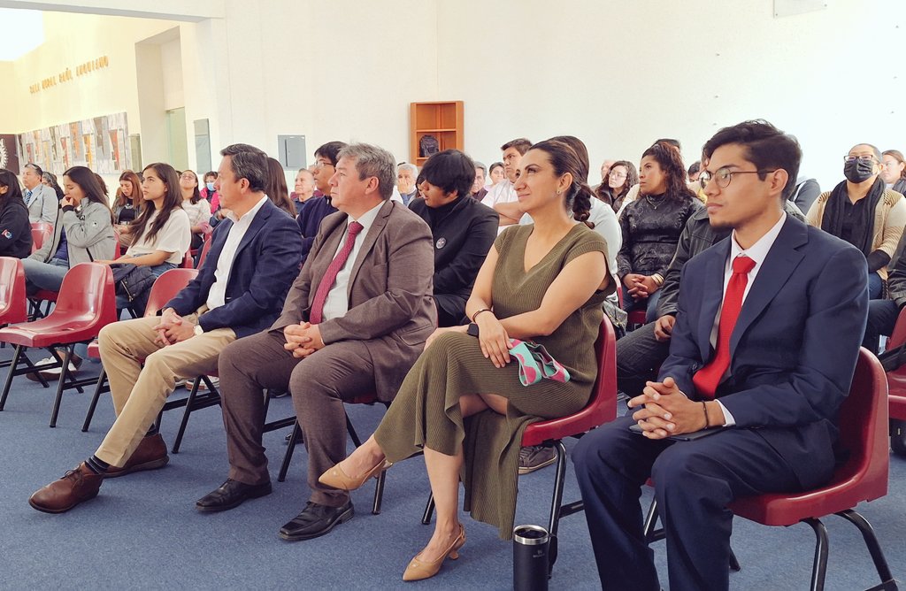 SIIS_IPN's tweet photo. #ComunidadPolitécncia
🌟 Inspiración y Emprendimiento 🌟
Hoy, los titulares de la @DIETipn y la @DSETT_IPN, en representación de nuestra Titular, están presentes en el #ImpactStartupCompetition. 🚀🎙️
Prepárense para inspiradoras ponencias y conocer a los ganadores del #ISC. 💪🇲🇽 https://t.co/pGEH6xVzAC