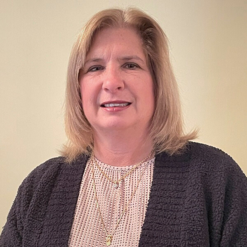 UMBalumni's tweet photo. Marianne Genova Long G’93, a dedicated educator in the field of mathematics whose career spans nearly three decades, was recognized in @marquiswhoswho! She currently serves as a mathematics teacher at Malden High School. Congratulations, Marianne! 🎉 #beaconfeaturefriday https://t.co/2a1ExBL8wf