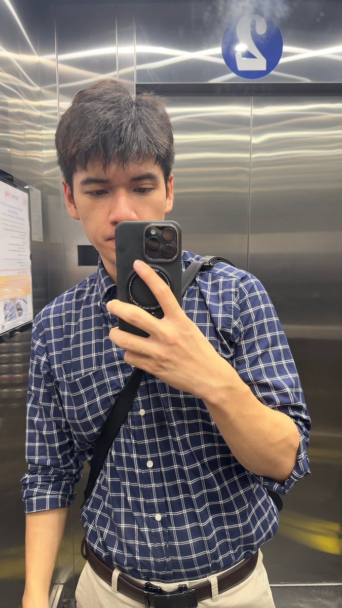 uudoubleu93's tweet photo. ผชทักว่าเป็นลุคตัดอ้อย นอยยยย https://t.co/2Hs0JlJUOu