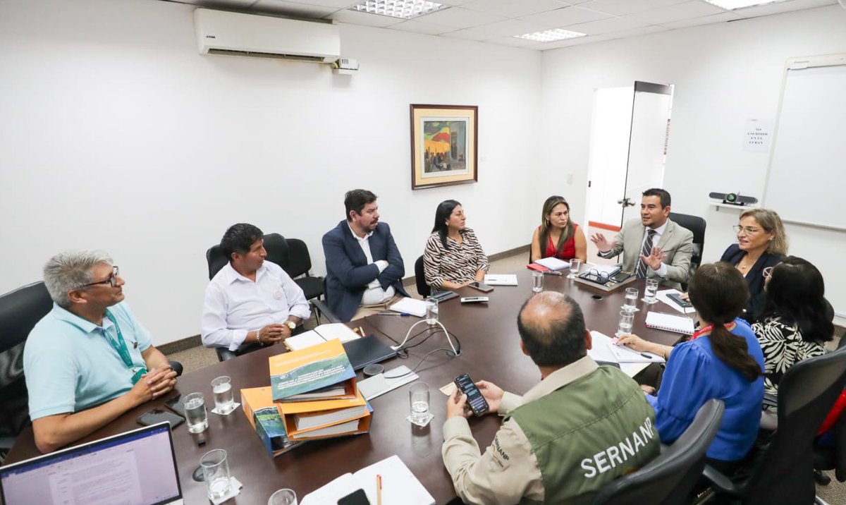 pcmperu's tweet photo. Viceministro Paúl Caiguray: “La idea es sumar entre todos y coordinar las mejoras para el acceso y los servicios básicos. La planificación del sitio debe realizarse. Hay que trabajar el sitio y hacia afuera”. https://t.co/tRf8n7olpS