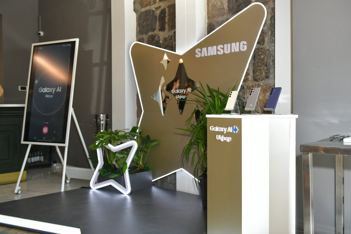 ArmenMkrtchyan's tweet photo. Samsung-ը ներկայացնում է արհեստական բանականությամբ Galaxy S24 սմարթֆոնները Հայաստանում՝ https://t.co/lWg8Ktk8Ug https://t.co/6f023iPRKD