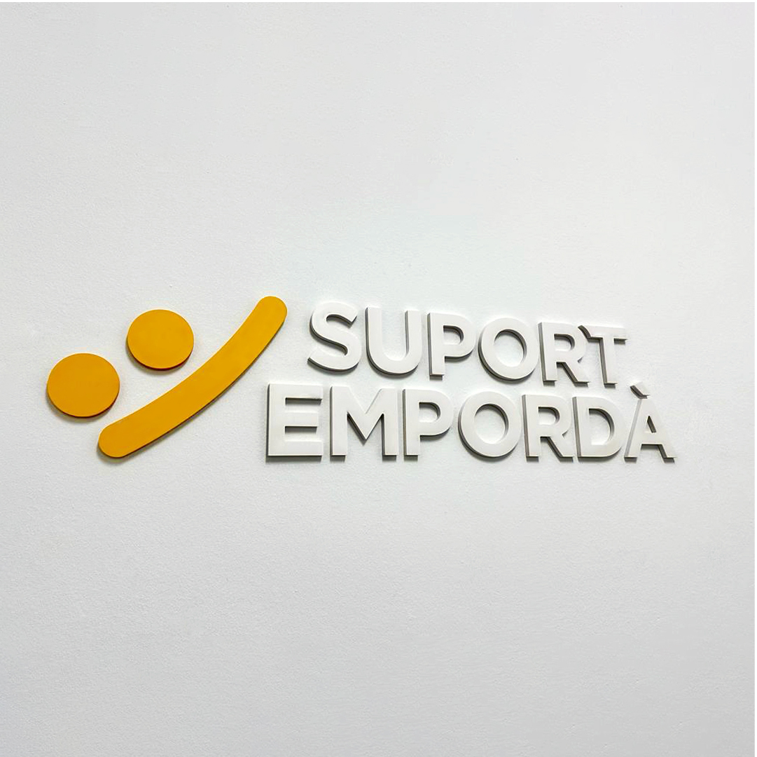 SplashComunica's tweet photo. 🌟 La Fundació Tutelar Empordà ens va demanar un canvi d'imatge. Per això, des de l'#equipsplash vam dissenyar una nova proposta de #branding creant un nou #logo conjuntament amb una nova proposta de #naming. Ara la Fundació Tutelar és Suport Empordà. 🎨

#SuportEmpordà https://t.co/nmY3B9i3ak