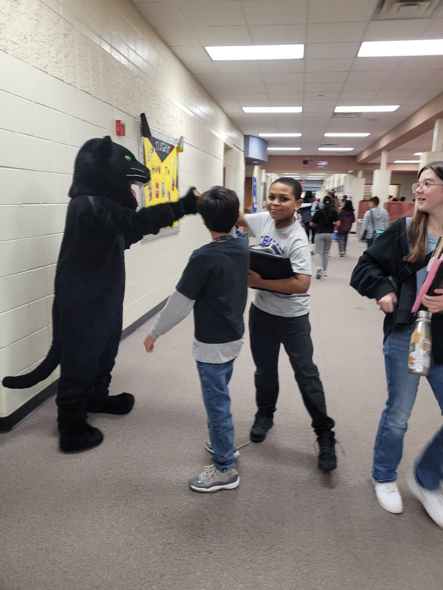 Molly Larson tweet media