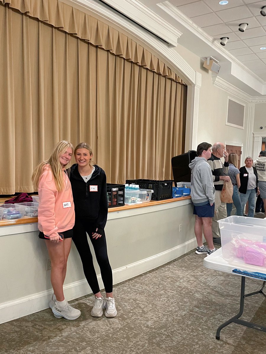 rachelfarm04's tweet photo. Because @TPUSA is more than just a political club 🫶🏼

Incredible to see University of Georgia @tpusastudents serve at a local soup kitchen this week!

Making a difference on campus AND in their communities 👏 #ChaptersChangeTheWorld 🌎 https://t.co/1QOYCUNxT9