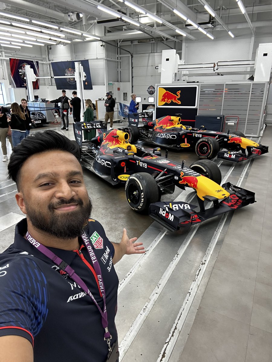 Should @redbullracing & @RedBullZA bring the Red Bull Show Run to South Africa and unleash these two on the streets!? Let me know, I’ll try make it happen 😉