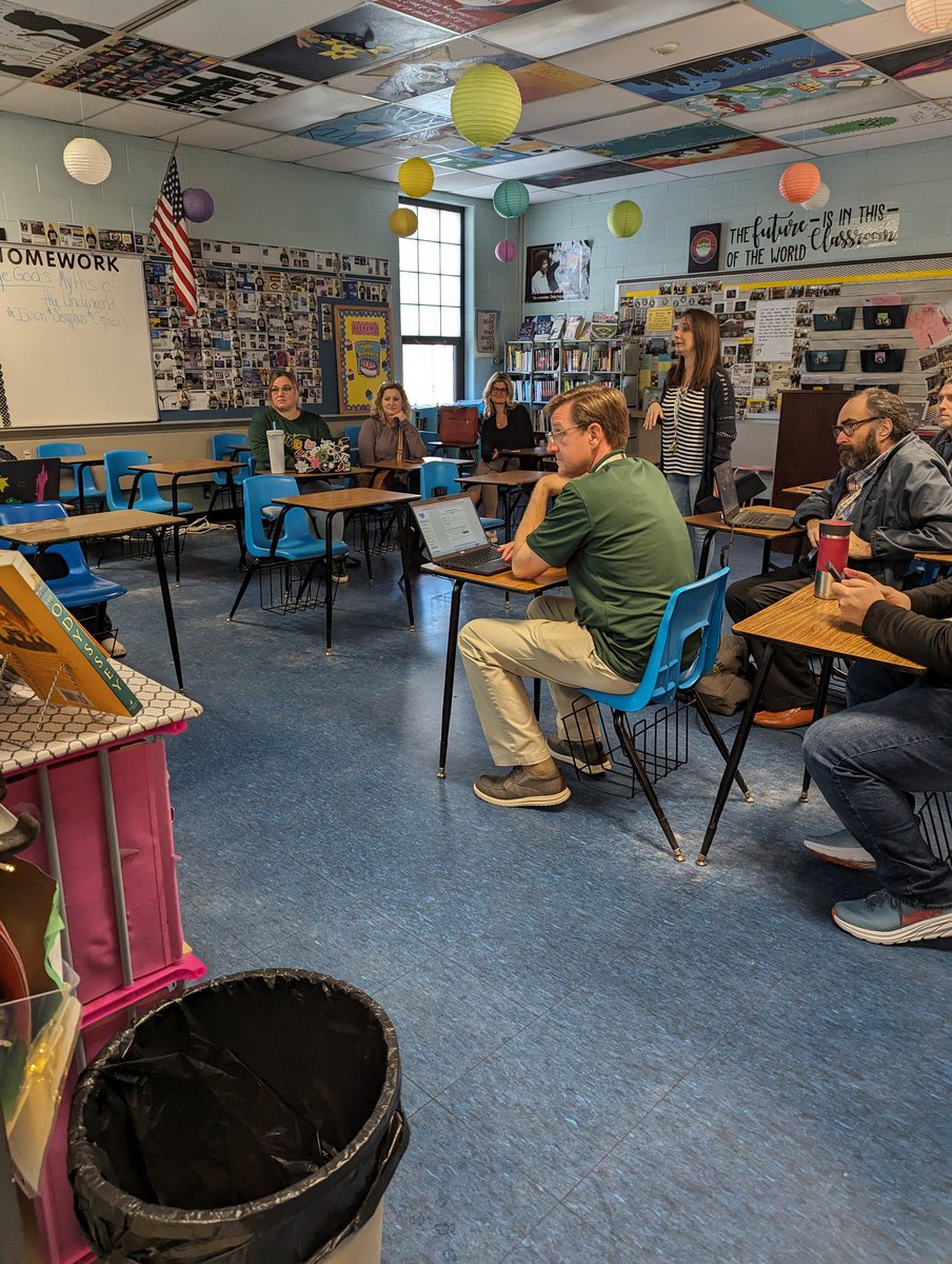 teachmomboss's tweet photo. @pierce1248 showing math teachers how to use AI in our classrooms! #prodayspotlight  @BrickMemorialHS @BrickSupt @BTPSLearns https://t.co/VqEpi53f74