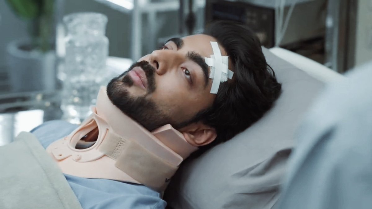 AnishaS_tweets's tweet image. “Maine uss insaan ke liye sirf accha chaha, lekin badle mein usne sirf nafrat diye hai mujhe.”

“Kya unhon ne khud aapse kahan tha, sir?”

“Kahan toh tha, lekin agar nahi bhi keh di, toh uske baaton se main samajh hi gaya tha.”

#HibaNawab | #KrushalAhuja | #RuNak | #Jhanak