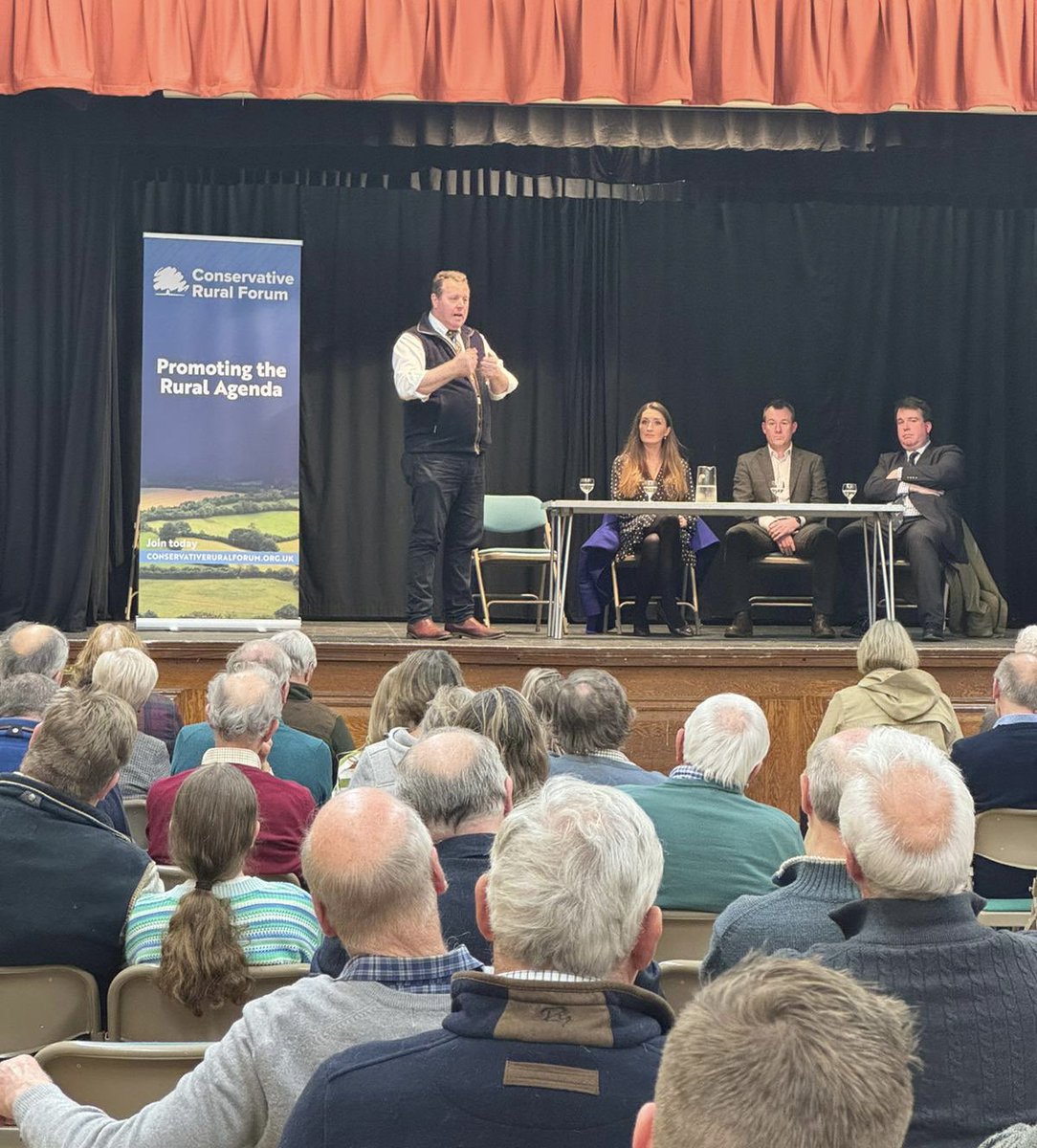 Record turnout last night for Farming Minister @Mark_Spencer in Shropshire 🚜 Mark set out the work the Government is doing to support rural communities alongside @_AndersonStuart @craig4monty and @LizzieHacking 🐑