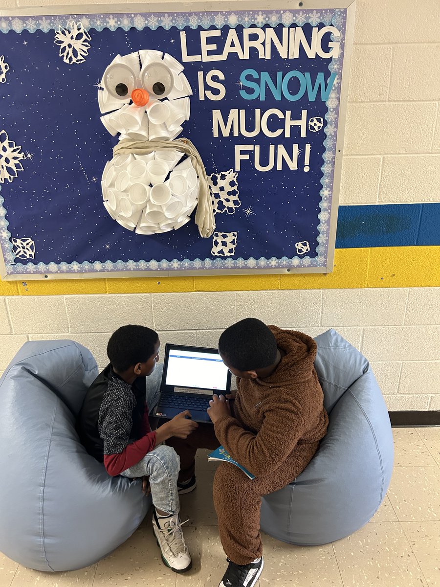 Ashley_Dolphins's tweet photo. Teamwork makes the dream work! Nothing beats seeing successful students reading and taking AR tests together.💡Building a culture of learning and collaboration one page at a time! @CumberlandCoSch @mboyd_boyd #godolphins https://t.co/8i2p0rGgsr