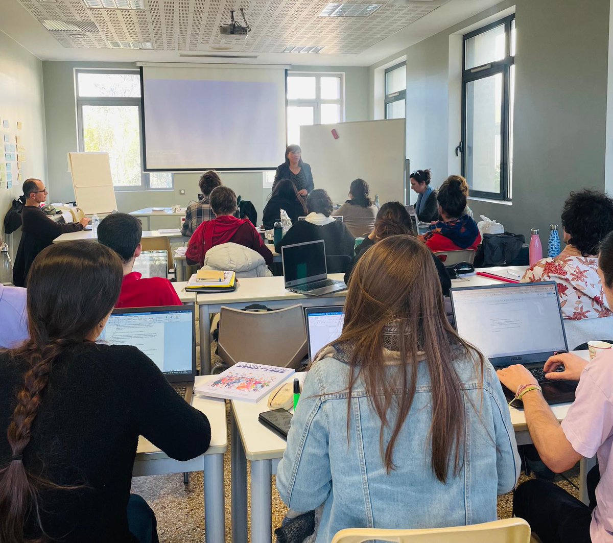 Cette semaine, Un Plus Bio intervenait auprès des étudiants l'Institut Agro de Montpellier pour présenter les enjeux des cantines bio et locales. 
Nous avons mobilisé la ville de <a href="/nimes/">Ville de Nîmes</a> qui a pu témoigner de sa démarche avec déjà plus de 40% de produits bio dans les assiettes !