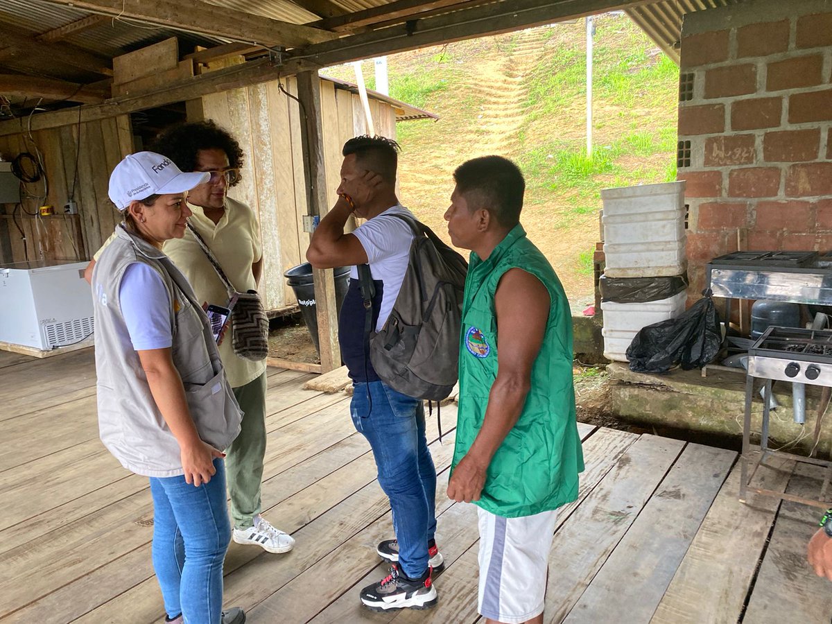 fondopazco's tweet photo. Noticia🚨ICon la visita técnica del gobierno y las autoridades territoriales a la cuenca del río Calima para lograr el retorno de sus habitantes, un gran hito es el compromiso con las comunidades  de @BturaDE @UnidadVictimas @ICBFColombia @ComisionadoPaz @RenovacionCo @GobValle https://t.co/wkc6Td56sU