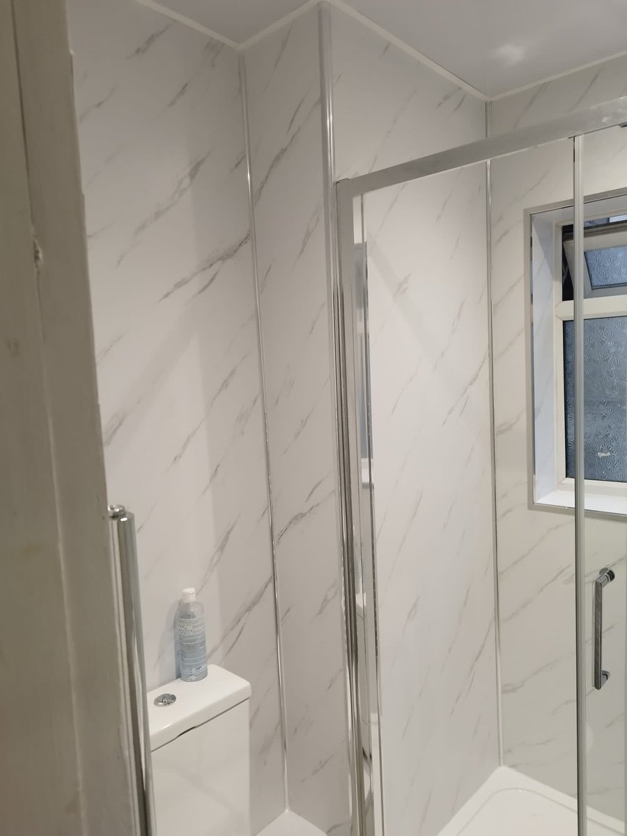 abbeykitsandbed's tweet photo. Bathroom we finished early this week 👌 replaced bath with a walk in shower and wetwall panels all round the room. Another Happy customer 😀 https://t.co/KvmFJIpq34