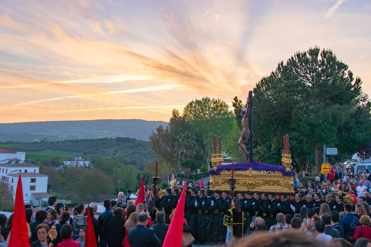 37 Días para el Domingo de Ramos

Viernes Santo - Los Cristinos - Arriate

#TDSCofrade #cofrade #Cofrades #lafotocofradedeldia #hermandad #cofradias #Cofradia #CofradiasMLG #cofradiasmalaga #costal #SerraniaCofrade #ViernesSanto #LosCristinos #SantoCristo #Arriate