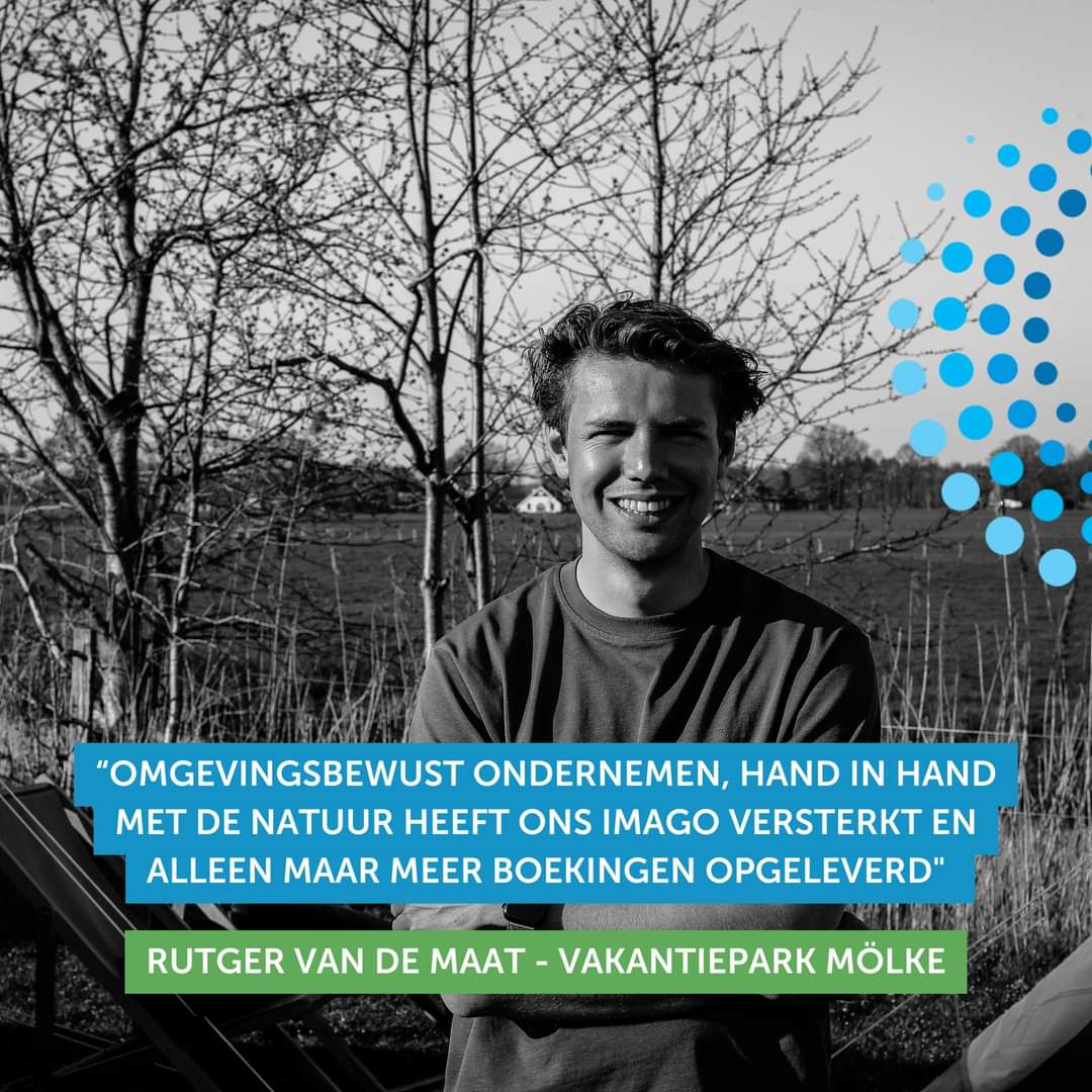 𝗡𝗮𝘁𝘂𝘂𝗿𝗿𝗶𝗷𝗸 𝘁𝗿𝗲𝗸𝘁 𝗺𝗲𝗲𝗿 𝗯𝗲𝘇𝗼𝗲𝗸𝗲𝗿𝘀 𝗲𝗻 𝗯𝗼𝗲𝗸𝗶𝗻𝗴𝗲𝗻 I Een natuurrijke omgeving trekt meer bezoekers aan.🎙 Luister de podcast over de unieke aanpak van vakantiepark <a href="/MolkeZuna/">Mölke Zuna</a> met <a href="/vandemaatonline/">Rutger van de Maat</a>   kennisplatformoost.nl/natuurlijk-ond…