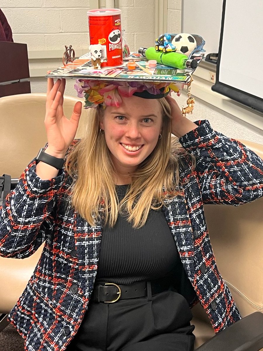 ChanLabUIUC's tweet image. Thrilled to announce the successful defense of @kaybrades PhD titled &apos;Strategic Tuning of Near-Infrared Dyes to Access Novel Biomedical Applications.&apos; Katie&apos;s research opened doors to newer solutions for our lab! Congratulations on this achievement!👩‍🔬 🎓
