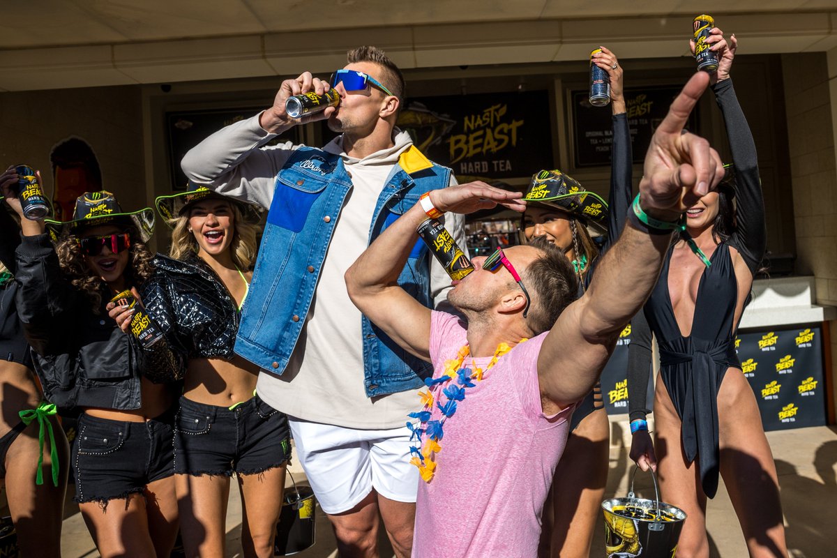 Gronk Beach got #NASTY, thanks to @BeastUnleashed! 🔥 Attendees indulged in the bold flavors of Nasty Beast hard tea, making every moment unforgettable. Here’s to keeping the party alive until next time! #GronkBeach