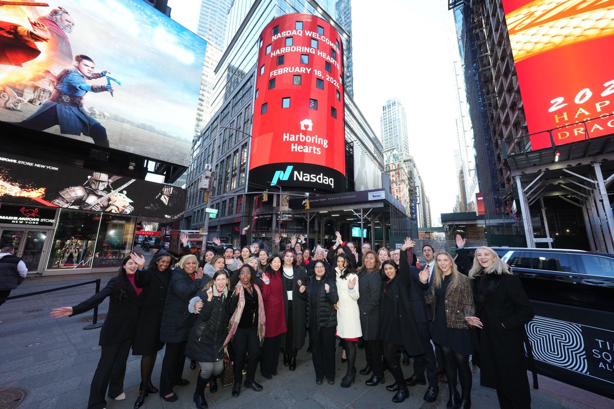 GerinStevensMD's tweet photo. Harboring Hearts Rings the bell at NASDAQ! ❤️ supporting @HarboringHearts Pamela Kass @YukiKotani @NorthwellHealth celebrating their amazing support of Northwell Cardiovascular Institute advanced heart function patients! https://t.co/ccluo6qaVe