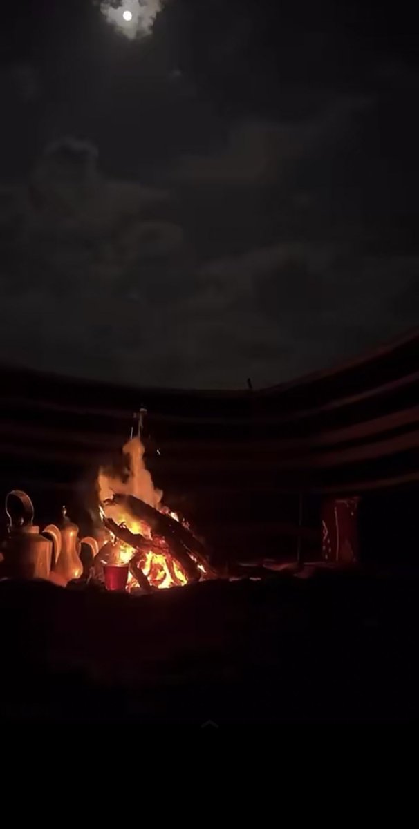 جدّدي لون الحياة وبعثري گومة شتاتي
       المسافة خطوتين وهقوتين وطيب نيّة

.

.