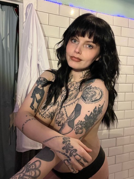 LAST MIN AVAILABILITY TOMORROW - Edinburgh - afternoon/evening. MISSMARILYNX@GMAIL.COM https://t.co/<a href="/tag/edinburgh"class="tags"><span>#edinburgh</span></a>