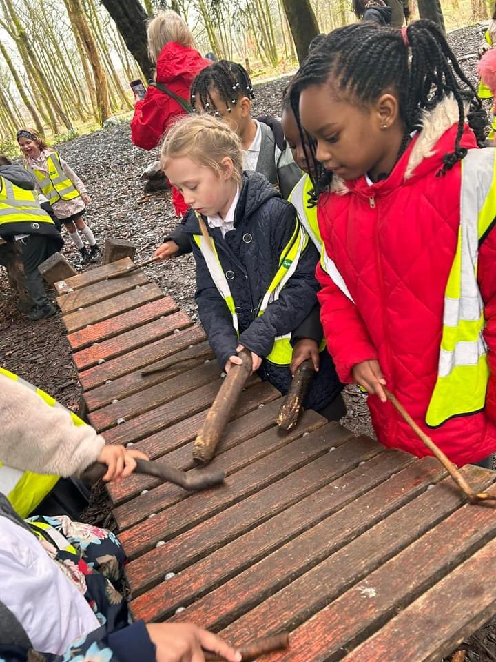LeighCEPrimary's tweet image. Thank you @RHSBridgewater for such a wonderful day out. We’ve loved exploring, creating and learning with you! 
@TheWingsCE 🌱🌿#creatingabetterfuture