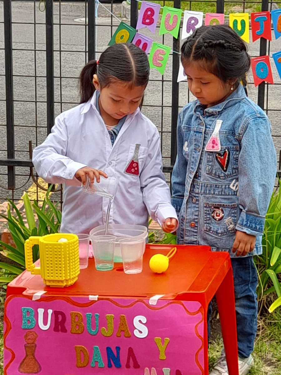 Felicitaciones por la feria científica con las niñas del kinder de la <a href="/udecuenca/">UCuenca</a>. Ver su emoción presentando experimentos fue inspirador.  Desde la academia, estas acciones son clave. Juntas somos más fuertes en  el impulso de más niñas y mujeres en ciencia. #MujeresEnCiencia