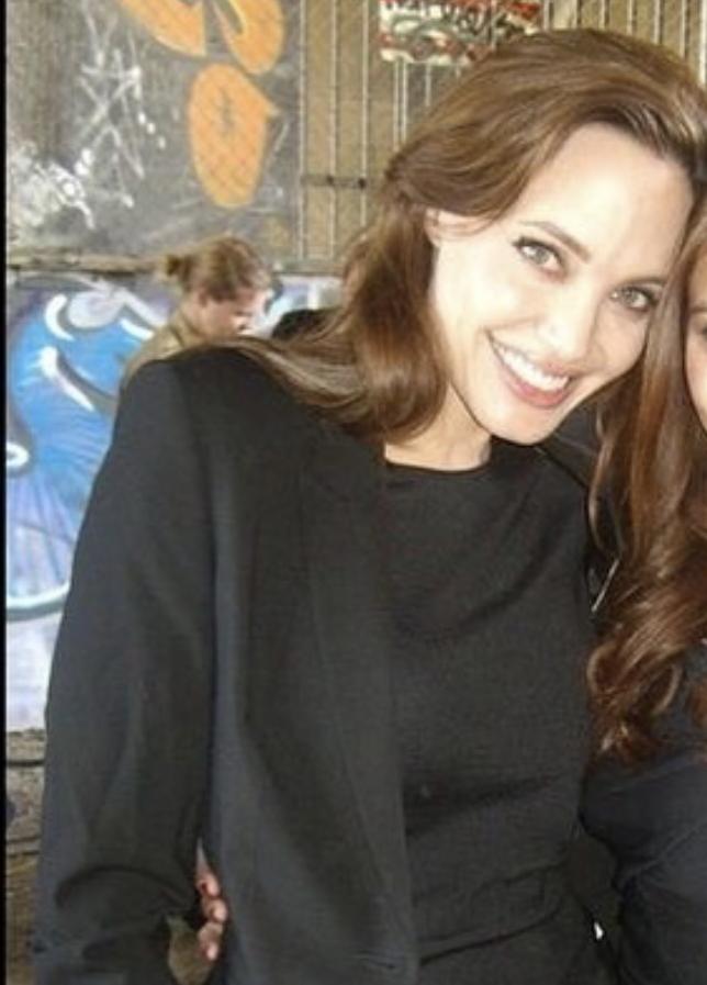 #AngelinaJolie #FlashbackFriday
Jelena Jovanova stated many times in the media that she remained in contact with Jolie even after the filming of #ITLOBAH. In the description of the photo she shared on social networks, she said that Angelina is the woman who changed her life