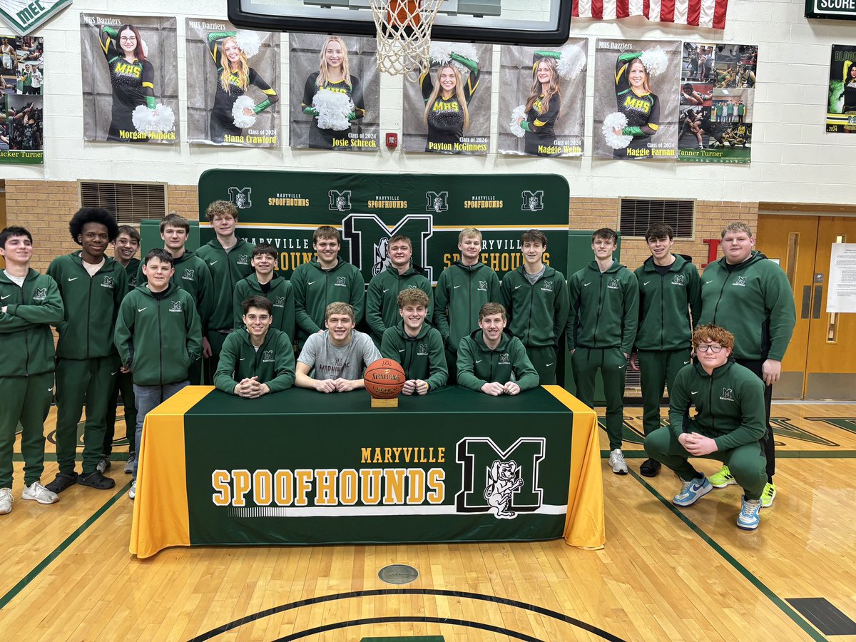SpoofhoundFoot1's tweet image. Congrats @derek_quinlin04.  @MorningsideBBB is getting a great one.  Multi sport athletes are the best.  We’re all proud of you and looking forward to following your success. #SpoofhoundPride