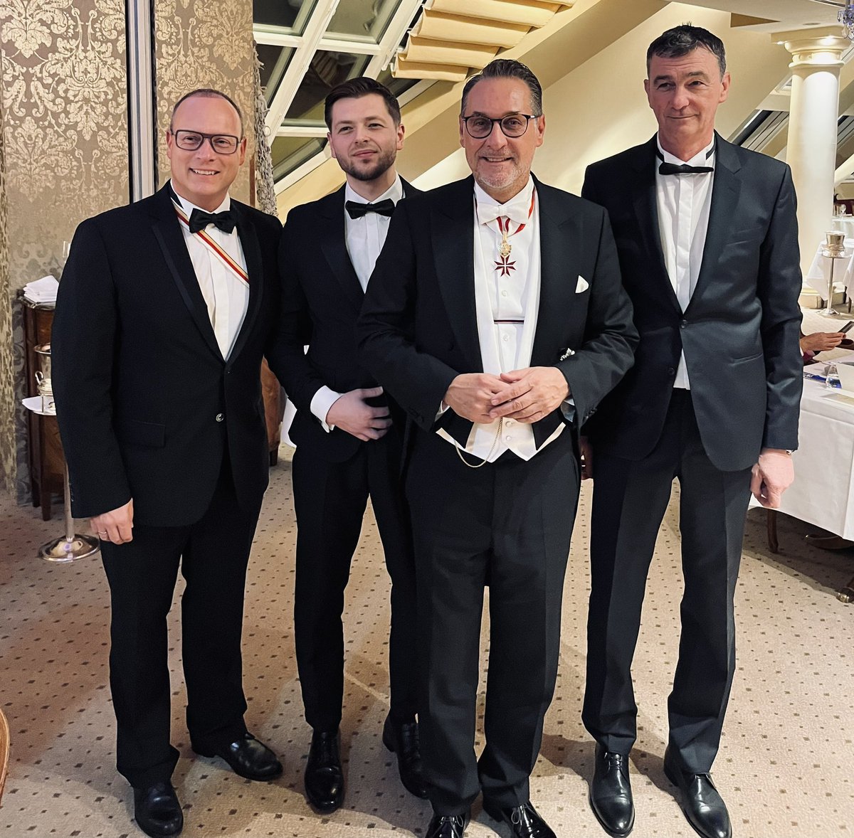 HC Strache tweet media