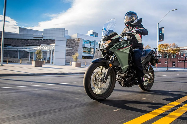 Bikes_Catalog's tweet photo. 2023 Kawasaki Versys-X 300 Sports Touring Bike
#Kawasaki #VersysX300 #SportsTrouringBike https://t.co/3rBtaWF5Wp