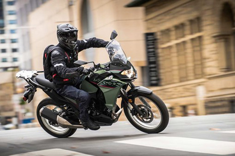 Bikes_Catalog's tweet photo. 2023 Kawasaki Versys-X 300 Sports Touring Bike
#Kawasaki #VersysX300 #SportsTrouringBike https://t.co/3rBtaWF5Wp