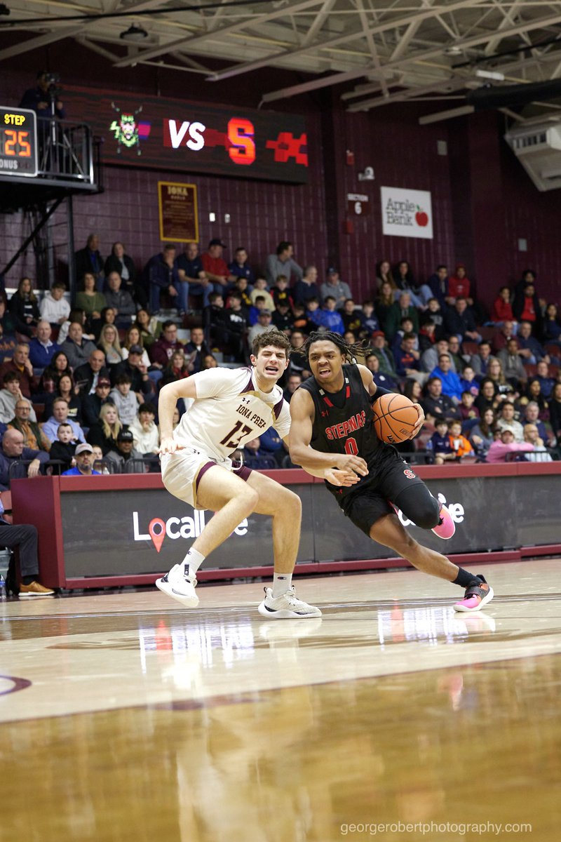 George_Robert_'s tweet photo. https://t.co/KvbX11gjwr

Stepinac 🆚 Iona Prep https://t.co/TSgFR3bipr
