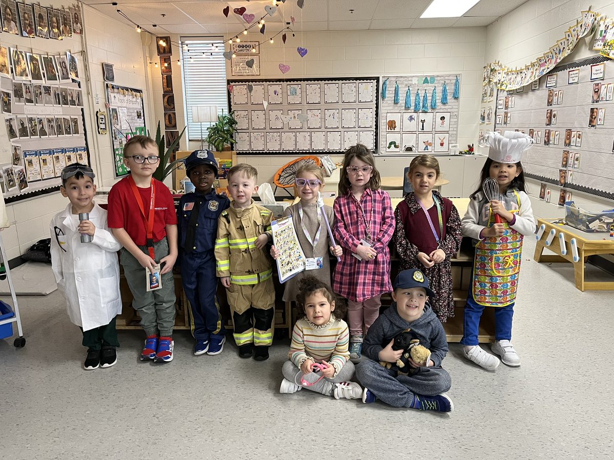 Career day <a href="/StFrancisLondon/">St. Francis Catholic</a> today!! We have teachers, a chef, a firefighter, a police officer, a scientist, a doctor, a correctional officer and a factory worker!! 👩‍🏫👩‍🍳 👨‍🚒👮‍♂️👩‍⚕️👨‍🔬  #careerday #kindergarten <a href="/KindredKulture/">KindredKulture</a> <a href="/LDCSB/">London District Catholic School Board</a>