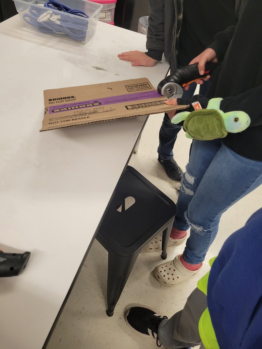 Llama_eLab's tweet photo. Our Master Fabricators changed physical matter, while meeting the Cardboard Modeler requirements on #FabFolio

#VWeLab https://t.co/TLjc60Jq3Y