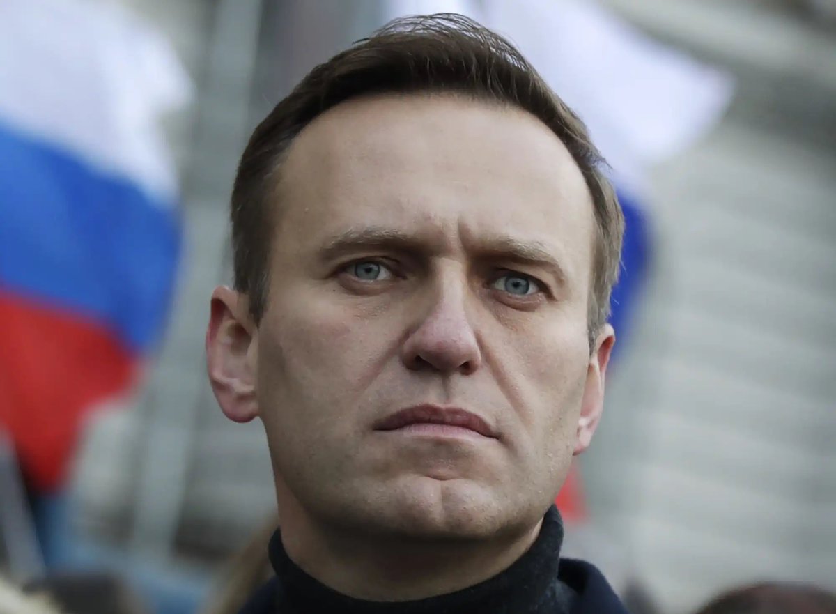 AgenziaAREL's tweet photo. Onore a #Navalny. Qui il discorso di David Sassoli del 15 dicembre 2021, quando gli conferì il Premio Sackharov per la libertà. Lo stesso Sassoli era stato inserito nella lista degli “indesiderati” da Mosca.
https://t.co/sLslVRJ2O9 https://t.co/NUhjBOEPiP