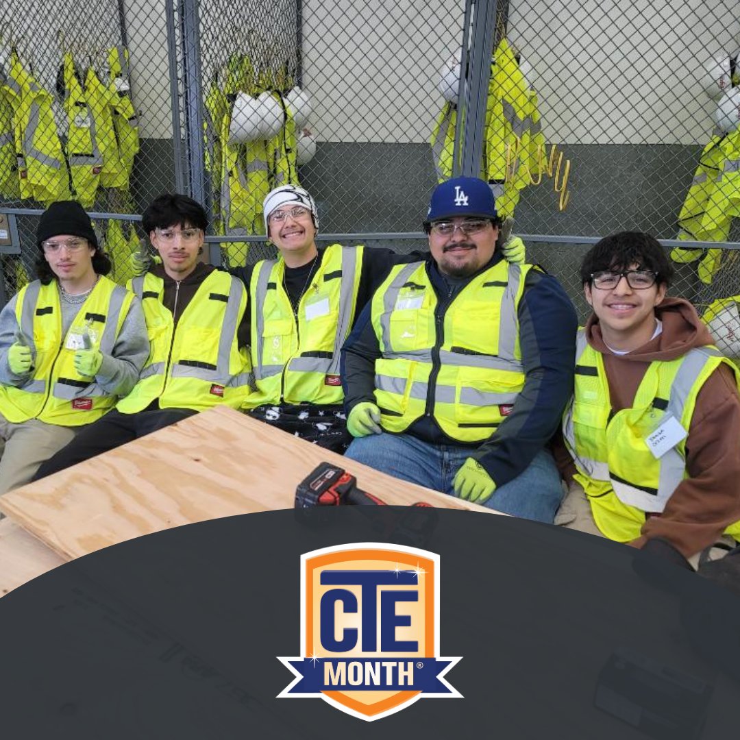 ChinoValleyUSD's tweet photo. Our #DAL #Conquistadores are working hard in the Apartment &amp; Home Repair/Remodeling class! As the capstone to the Residential &amp; Commercial Construction pathway, this course provides learning opportunities 4 #CVUSDstudents interested in careers in construction and building design. https://t.co/bMg18Y5RuT