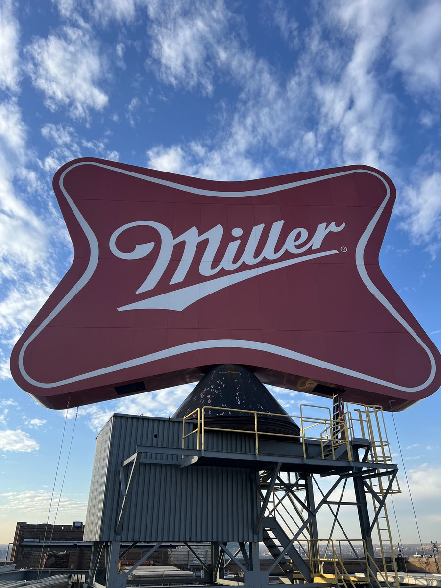 jonessign's tweet image. What better way to celebrate this weekend by showing off our completed revamping project of the iconic 38' high Miller sign in local Milwaukee, WI. 

#It'sMillerTime #JonesSign #MolsonCoors #LocalBusinesses