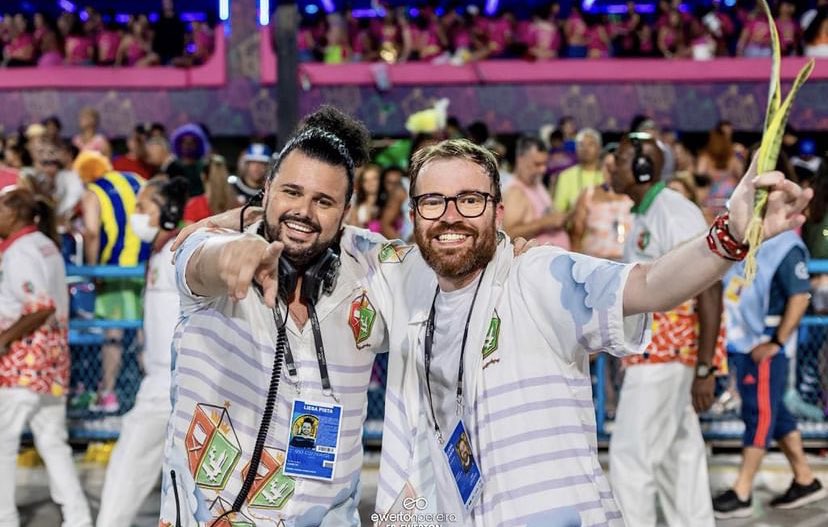 barrracao's tweet photo. Gabriel Haddad e Leonardo Bora continuam como carnavalescos da Grande Rio. Os artistas irão para o 5º carnaval na escola. https://t.co/9uMVfEcaph